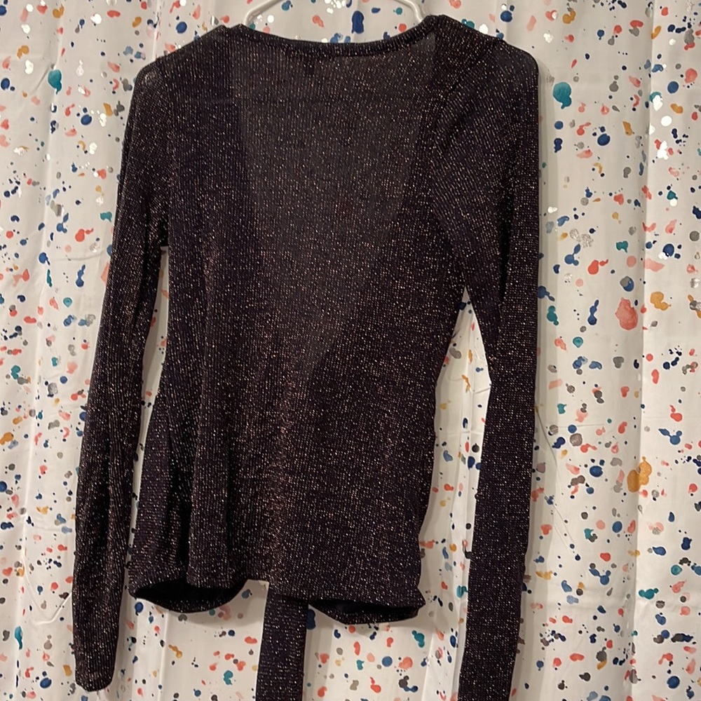 NWOT Red by bke sparkly long sleeved open front tied top - Picture 4 of 4